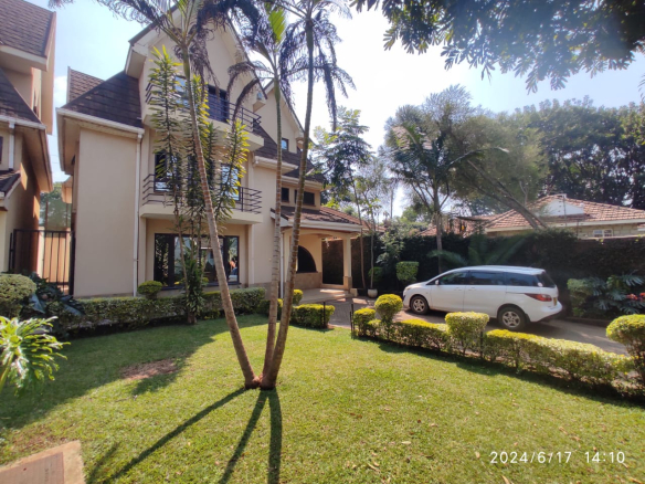 Lavington Spacious 5 Bedroom Townhouse