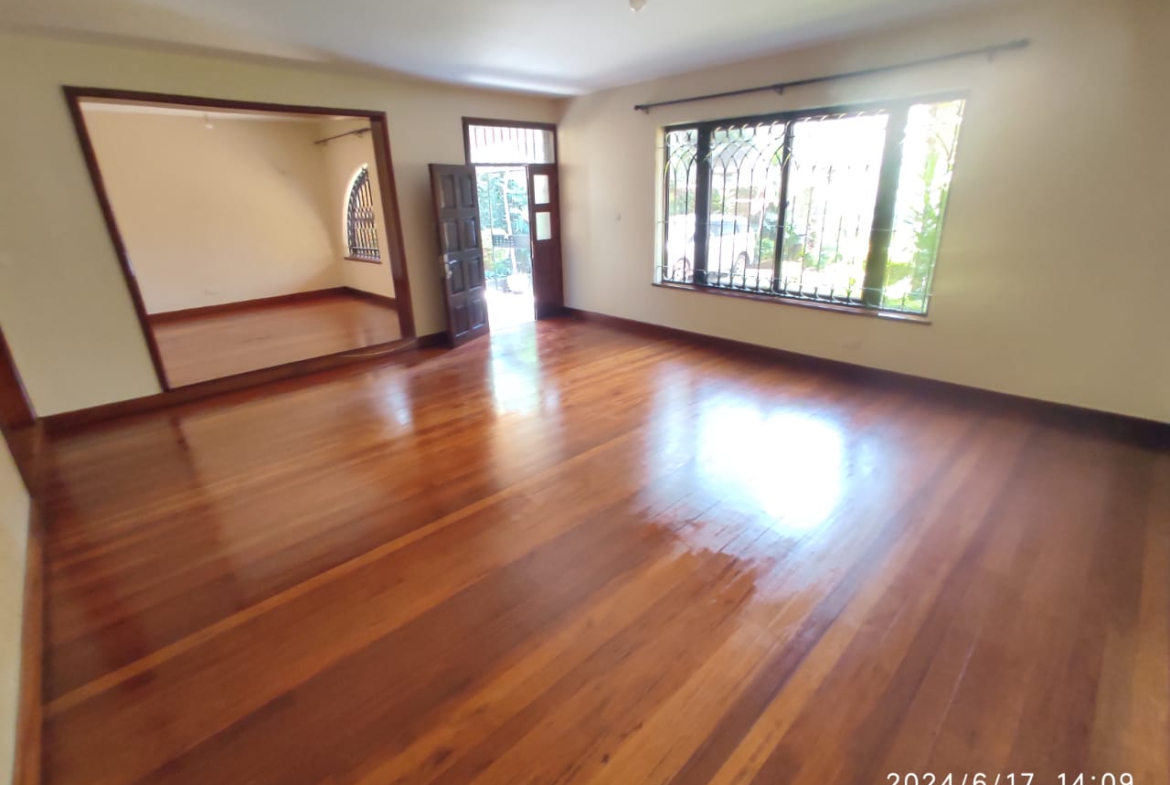 Lavington Spacious 5 Bedroom Townhouse