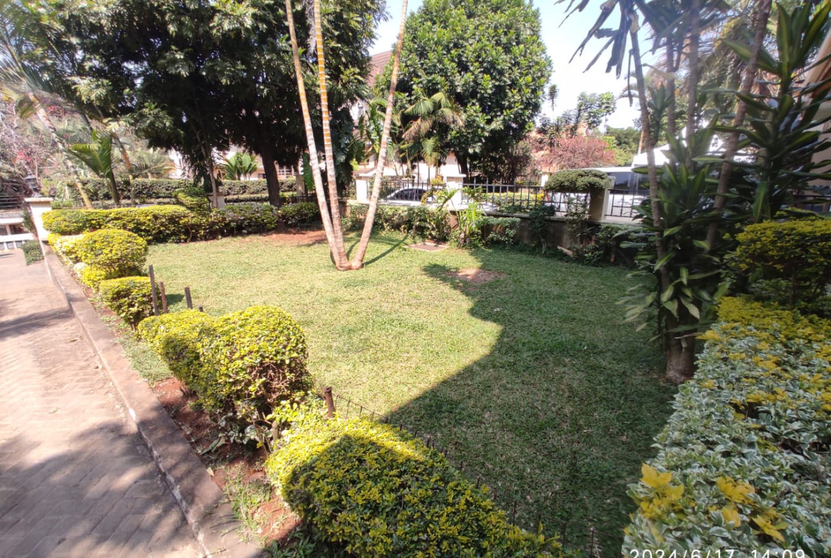 Lavington Spacious 5 Bedroom Townhouse