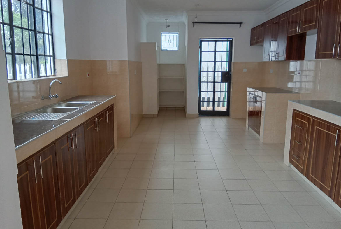 5-Bedroom House to Let in Muthaiga North